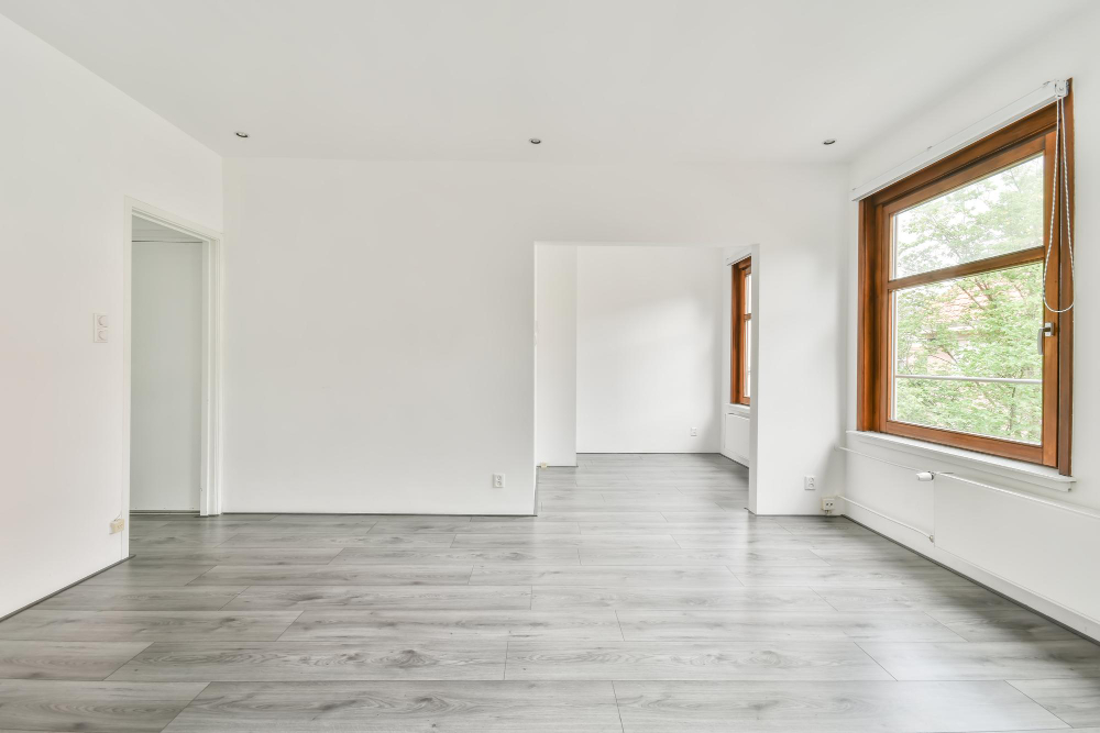 Styropian podłogowy a akustyka – jak wpływa na wyciszenie pomieszczeń?